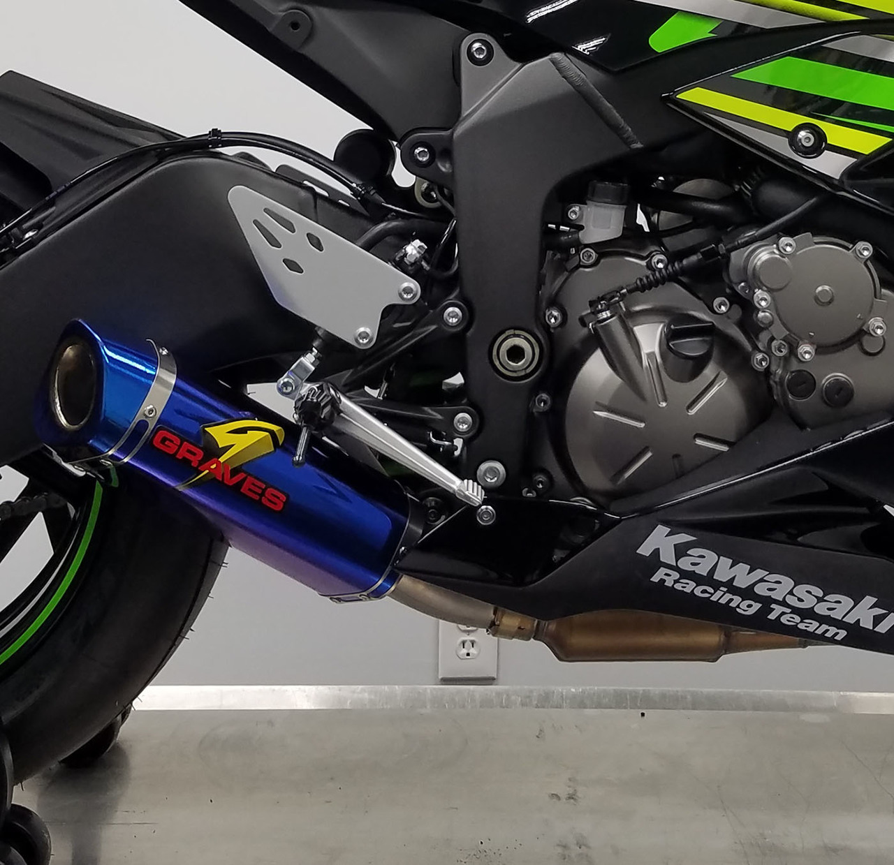 Graves Motorsports ZX-6R 2019-2023 ElecTricK ブルーチタンスリップ